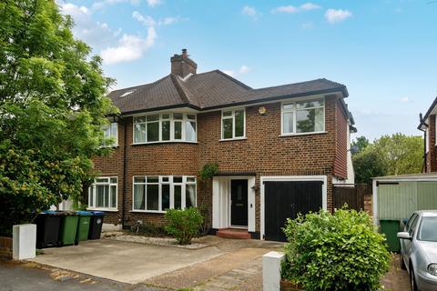 Ennismore Gardens, Thames Ditton, KT7 4 bed semi