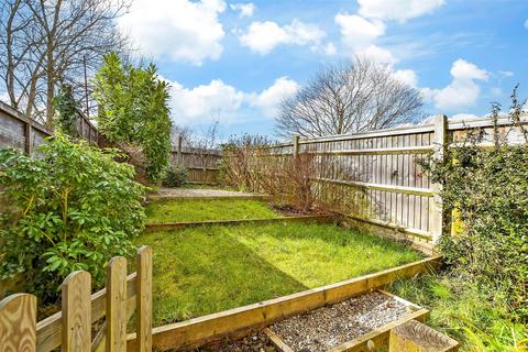 Baltic Road, Tonbridge TN9 2 bed terraced house for sale