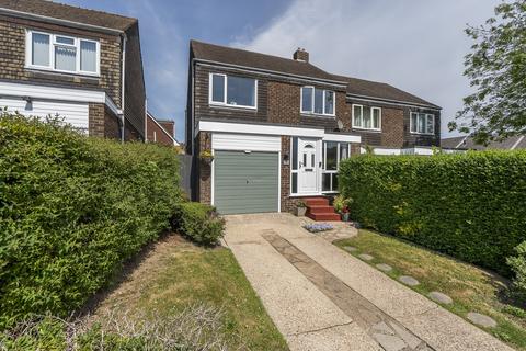 Estridge Close, Bursledon... 3 bed semi