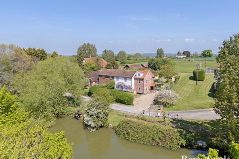 5 bedroom semi-detached house for sale