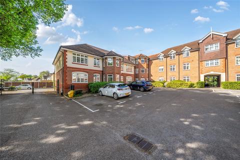 Brighton Road, Surrey KT15 2 bed flat for sale