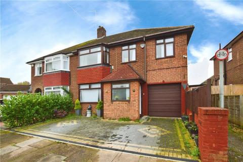 Norcott Close, Dunstable LU5 5 bed semi