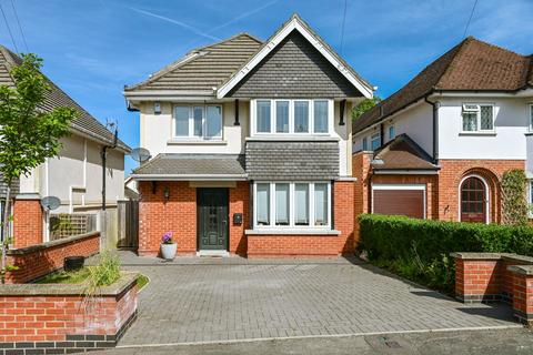 York Road, Camberley, Surrey, GU15 4 bed detached house for sale