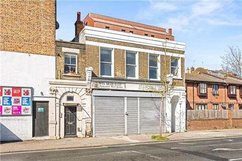 Albany Road, London, SE5 2 bed apartment for sale