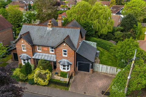 Treadaway Road, Flackwell Heath, HP10 3 bed semi