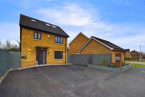 Juniper Court, Chester, CH2 4 bed detached house for sale