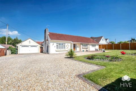 Oaks Drive, St. Leonards BH24 4 bed bungalow for sale