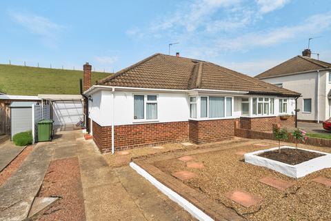 Walnut Tree Road, Shepperton, TW17 3 bed bungalow for sale
