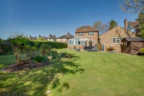Amersham HP7 6 bed detached house for sale