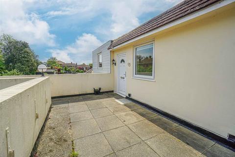 Park Way, Hastings 2 bed flat for sale
