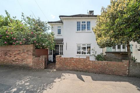 Shepperton Road, Surrey TW18 3 bed semi
