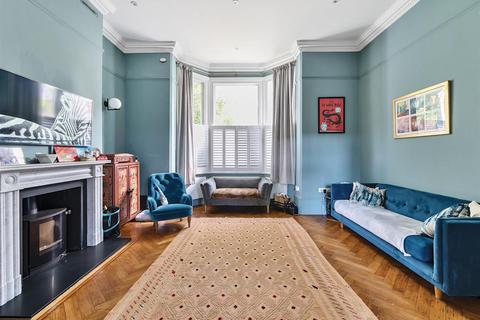 Brondesbury Road, London, NW6 3 bed flat for sale