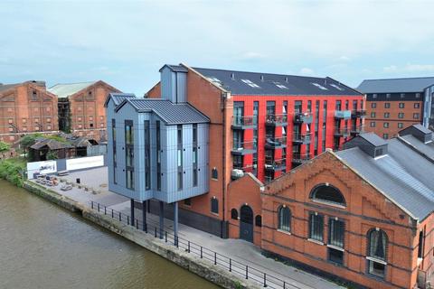 Provender, Bakers Quay, Gloucester Docks 2 bed apartment for sale