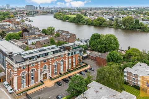 Bazalgette Court, London, W6 2 bed penthouse for sale