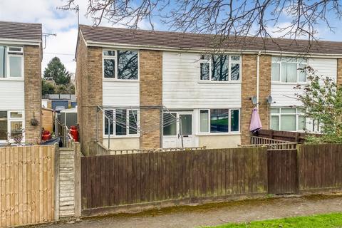 46 Woodland Way, Devizes, Wiltshire... 3 bed semi