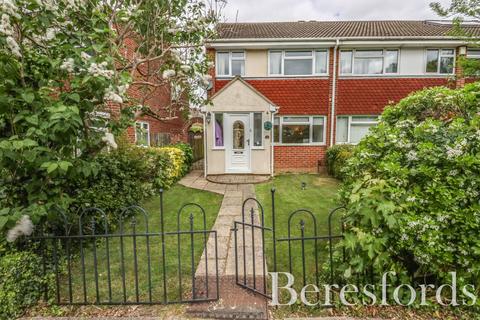 Swallow Path, Chelmsford, CM2 3 bed end of terrace house for sale