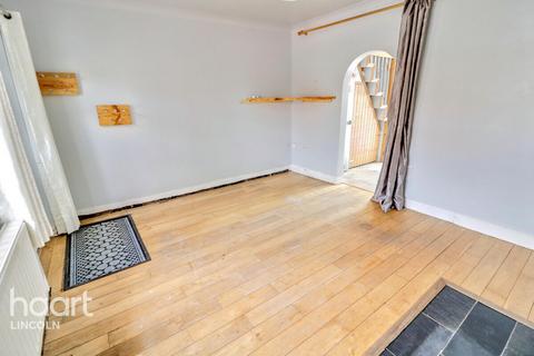 Gainsborough Road, Middle Rasen 2 bed end of terrace house for sale