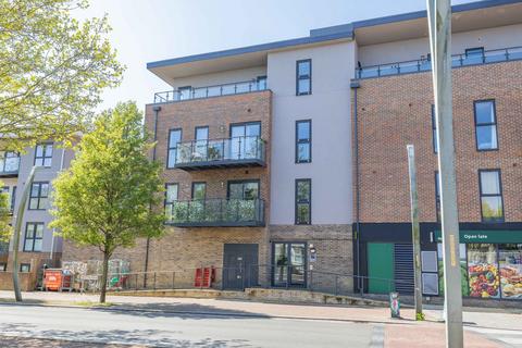 57 Godinton Road, Ashford, TN23 3 bed flat for sale