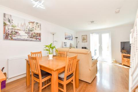 Osborne Way, Bognor Regis, West Sussex 2 bed terraced house for sale