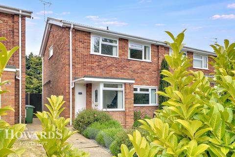 Sotterley Road, Lowestoft 3 bed semi