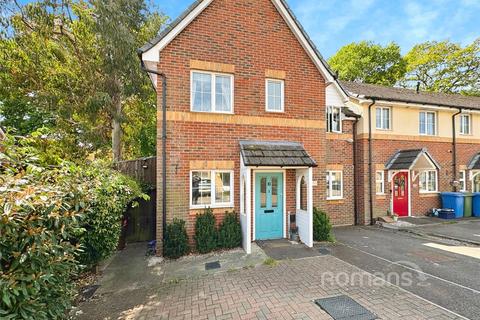 Silver Birch Way, Farnborough, Hampshire 4 bed end of terrace house for sale
