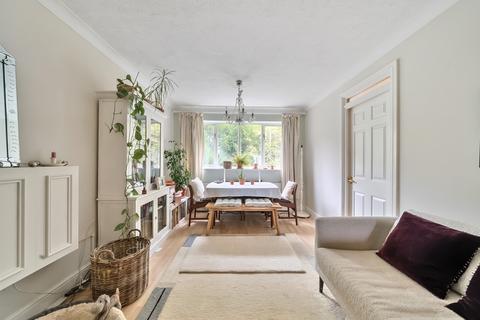 Maple Mews, London 1 bed apartment for sale