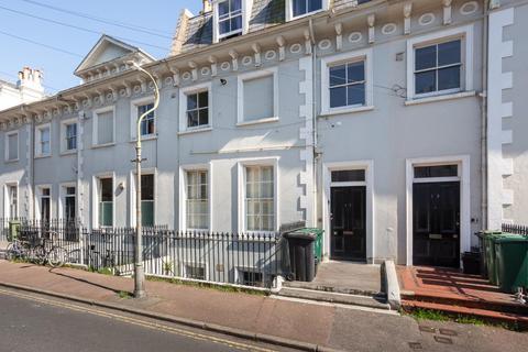 Park Crescent, Brighton 2 bed flat for sale
