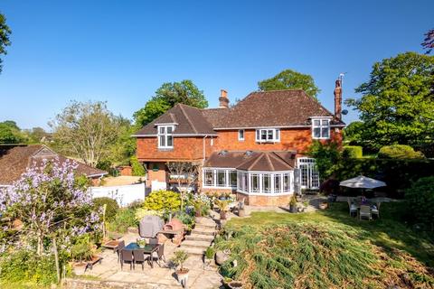Rural outskirts of Horsham. 5 bed detached house for sale