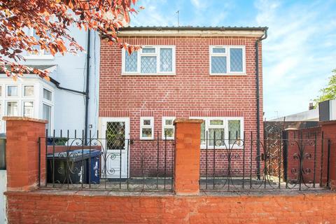 Faraday Road, London W3 3 bed house for sale