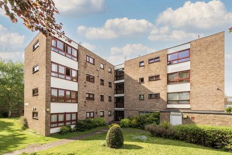 Cleveland Road, London W13 1 bed flat for sale