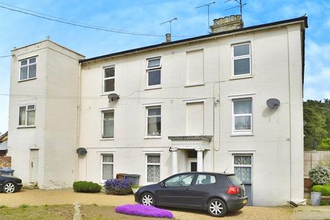 Church Road, Felixstowe, Suffolk, IP11 3 bed apartment for sale