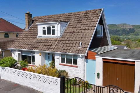 Hiley Avenue, Abergavenny NP7 3 bed detached house for sale