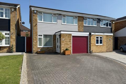 Bodell Close, North Grays 3 bed semi