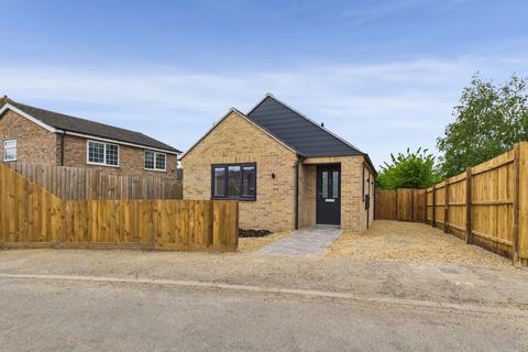 Cherrytree Walk, Yaxley, PE7 2 bed detached bungalow for sale