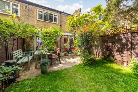 Ethnard Road, Peckham, London, SE15 2 bed terraced house for sale