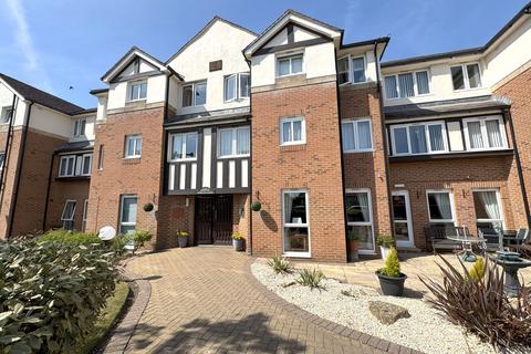 Stirling Court St. Clair Drive... 1 bed flat for sale
