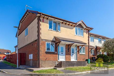 Pryors Walk, Lytchett Matravers... 2 bed semi