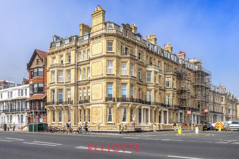 Kings Gardens, Hove 2 bed apartment for sale