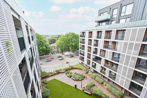 Chiswick High Road, Gunnersbury... 2 bed flat for sale