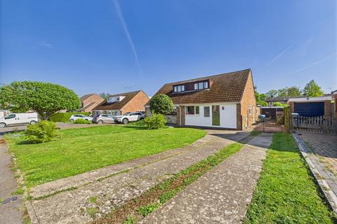 Windmill Way, Greens Norton, NN12 3 bed semi