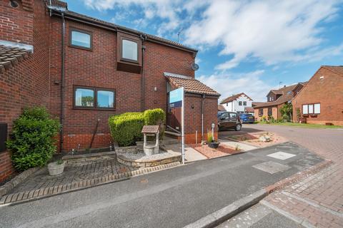 White House Close, Willerby, Hull... 2 bed semi