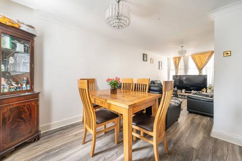 Landseer Avenue, Manor Park, London, E12 3 bed end of terrace house for sale
