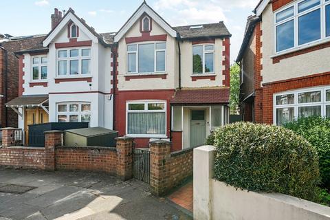 Chandos Avenue, London 3 bed apartment for sale