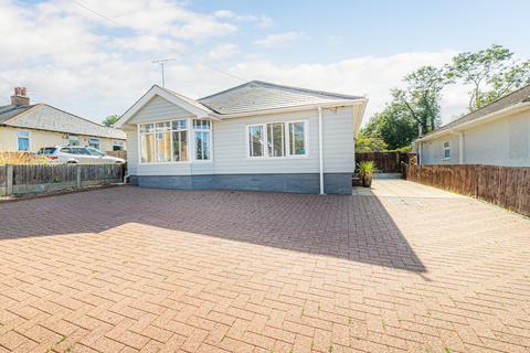The Bridge Approach, Whitstable, CT5 2 bed bungalow for sale