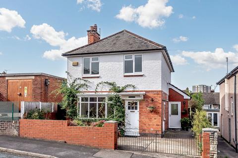 Park Avenue, Flint, CH6 3 bed detached house for sale