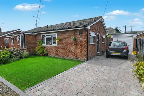 Station Road, Canvey Island SS8 1 bed semi