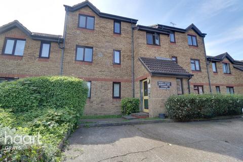 Parsonage Road, Grays 2 bed flat for sale