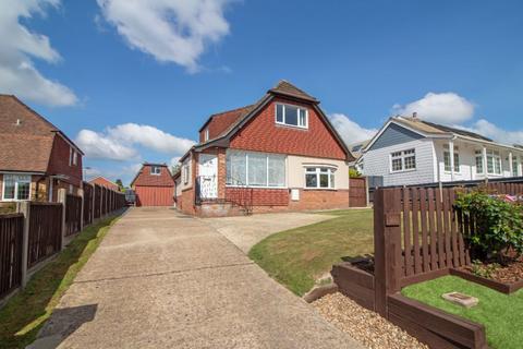 London Road, Horndean, PO8 0HH 4 bed detached bungalow for sale
