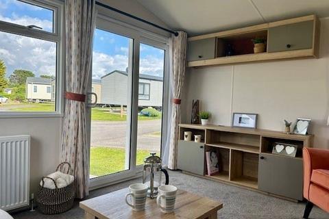 Oyster Bay Coastal and Country Retreat 2 bed park home for sale