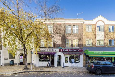 High Street, Teddington TW11 2 bed flat for sale